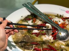 招牌酸菜鱼-姚姚酸菜鱼·金戈戈香港豉油鸡(喜荟城联名店)