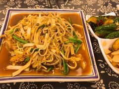 -八两八金·莱芜特色炒鸡(市南漳浦路店)