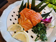 生吃三文鱼-梦山水日本烧肉(五四广场店)