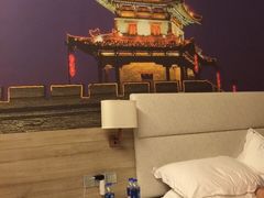 -西安大雁塔科技大学地铁站亚朵酒店