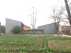-田园东方蜜桃村的田野营地