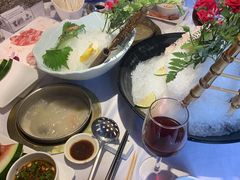 -泓炙颐凤鲜海鲜火锅料理(桐乡店)