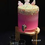 在北京！公主请喝生日酒！！👑满满一桶！