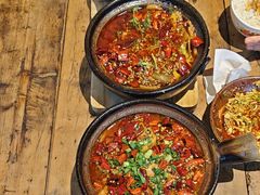 -有红鸡毛店·砂锅菜(抚琴夜市店)