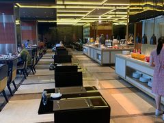自助取餐区-大中华希尔顿酒店-念自助餐·嗨啤·小龙虾