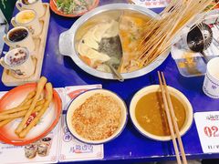 -马路边边串串香(苗栗路店)