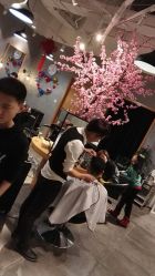 -时尚殿堂明星门店