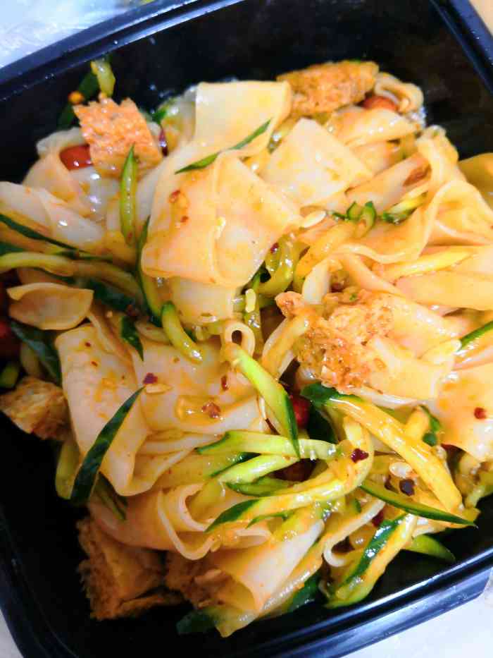 孤单凉皮(火车站店)-"#劲道的牛筋面#突然看到外卖上的大学经常.