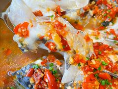 -鱼鲜饭香·招牌汽锅剁椒鱼头王