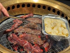 -山川小町·极番烧肉(新地假日广场店)