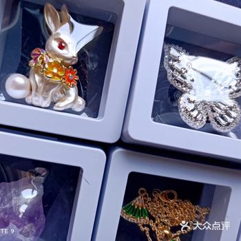 我们找了很多图。第二步，选合适的裸石