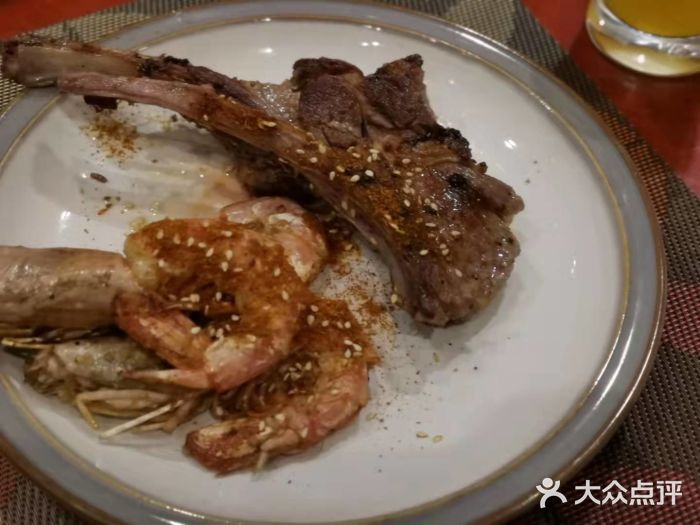 世贸君澜·云天阁自助餐厅羊排图片