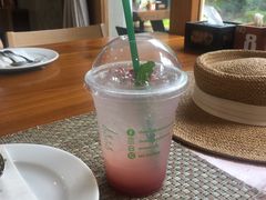 -Chom Cafe and Restaurant