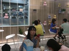 等位区-奈雪的茶(市百一店)