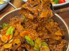 -老滇山寨•云南特色菜•地方菜•民族风情歌舞表演(金碧店)