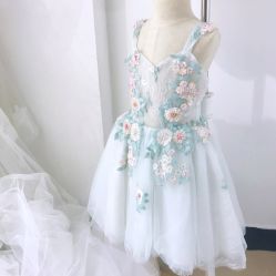 -Flora婚纱礼服定制租赁店