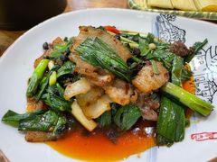 特色回锅肉-盐与味葱葱鲫鱼•自贡菜江湖菜(春熙店)