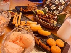 -月亮眼花园餐厅书吧酒吧