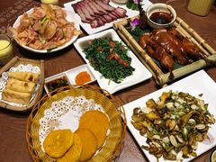 -老滇山寨•云南特色菜•地方菜•民族风情歌舞表演(金碧店)