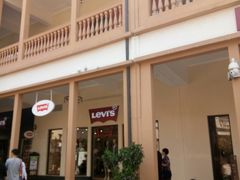 -王府井奥莱临潼小镇(临潼店)