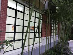 -胶囊画廊
