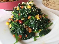 八宝菠菜-小六汤包砂煲菜(文景路店)