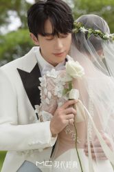 -现代经典婚纱摄影