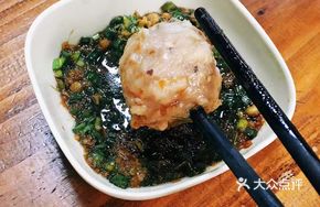 Meatballs in Seasonal Greens