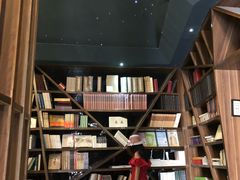 -钟书阁(松江泰晤士小镇店)