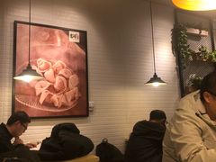 大堂-吉祥馄饨(虹桥火车站店)