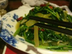 菠菜腊皮-百味地锅鸡(二店·财校分店)