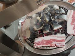 -围炉肉舍•炭烤活鳗•丹东海鲜烤肉(步行街店)