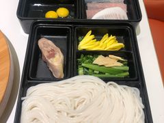-新世界·过桥米线宴