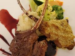 特色烤羊排配扒蔬菜、红酒梨-兰特伯爵西餐厅·啤酒屋(方庄店)