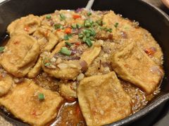 蒜香火腿包浆豆腐-云海肴云南菜·蒸汽石锅鱼(新奥店)