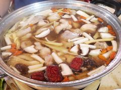 -芳村榕树头叹佬鸡煲(体育西店)