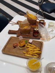 -奈尔宝家庭中心·亲子餐厅(鄞州万达店)