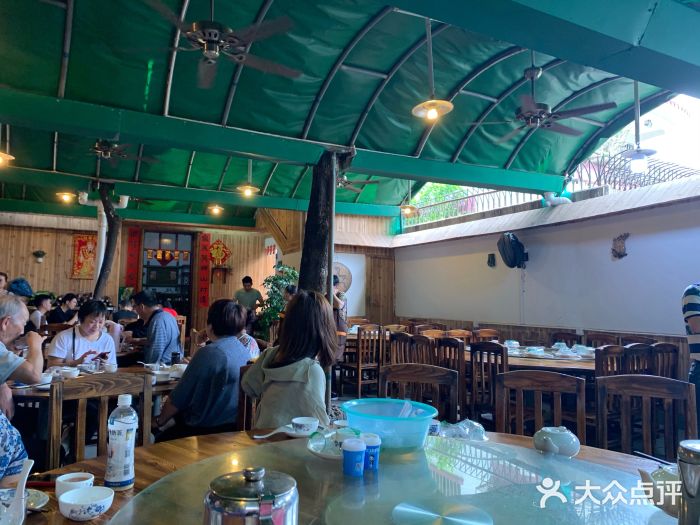和记菜馆大堂图片