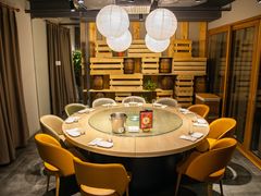 包厢-日进一片海.生腌海鲜火锅.宵夜烧烤(三里屯总店)