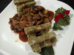 -刘姐啤酒鱼民族演艺餐厅(西街总店)