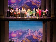 -交通银行前滩31演艺中心