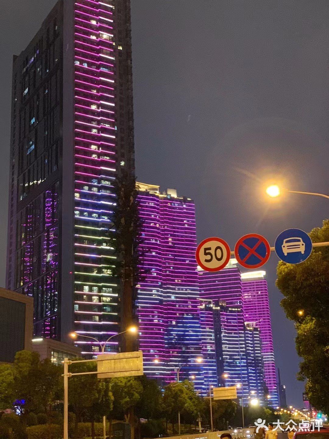 武汉市民休闲好去处，还有雄伟壮观的鹦鹉洲长江大桥