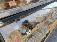 面包甜点陈列柜-壹心榴莲千层蛋糕甜品店