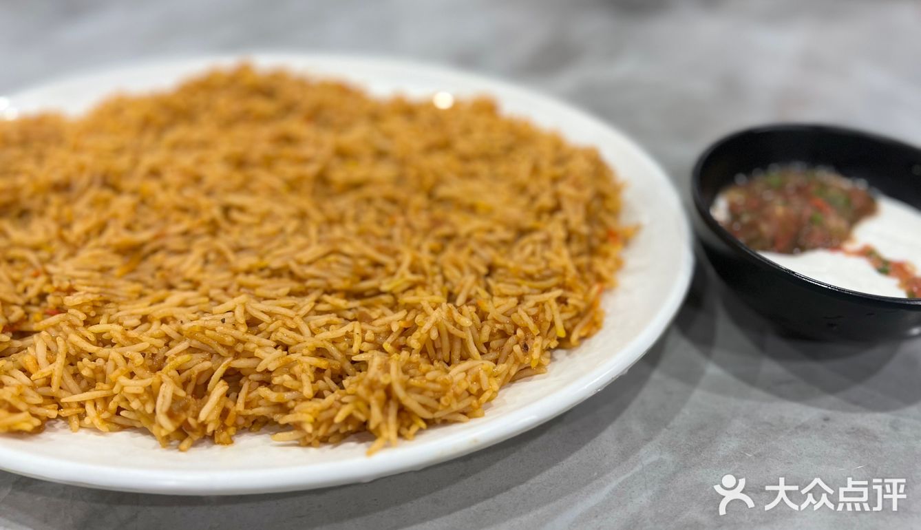 关于笨蛋姐妹在阿拉伯餐厅看不懂菜单点了三份主食这件事!哈哈哈