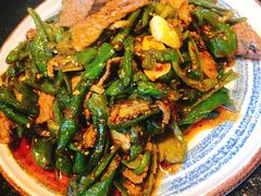 干辣椒炒牛肉-金龙烧烤·牛肉面(西塔店)