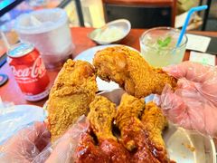 -BHC炸鸡(明洞总店)