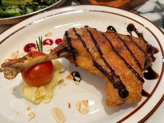 油封鸭腿配黄油土豆泥-CRAZYONES西班牙海鲜饭(上海美罗城店)