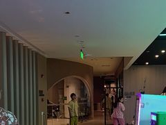 -涨巢·潮玩水疗局