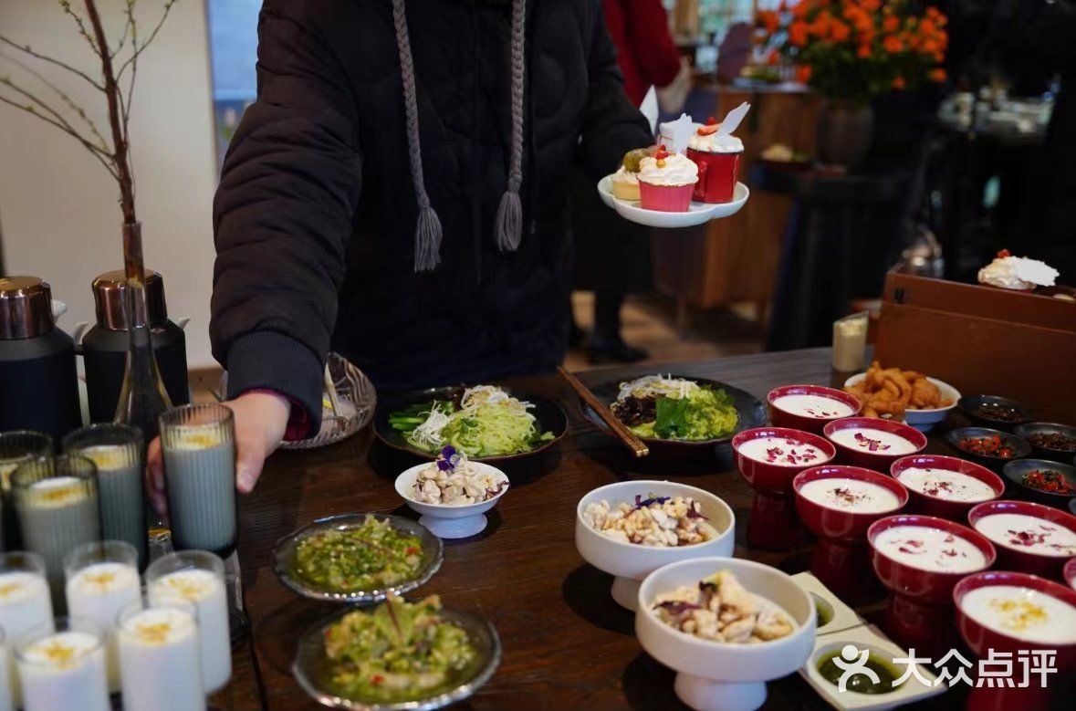 四方食事，不过一碗人间烟火