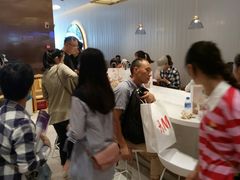 等位区-奈雪的茶(金鹰广场店)